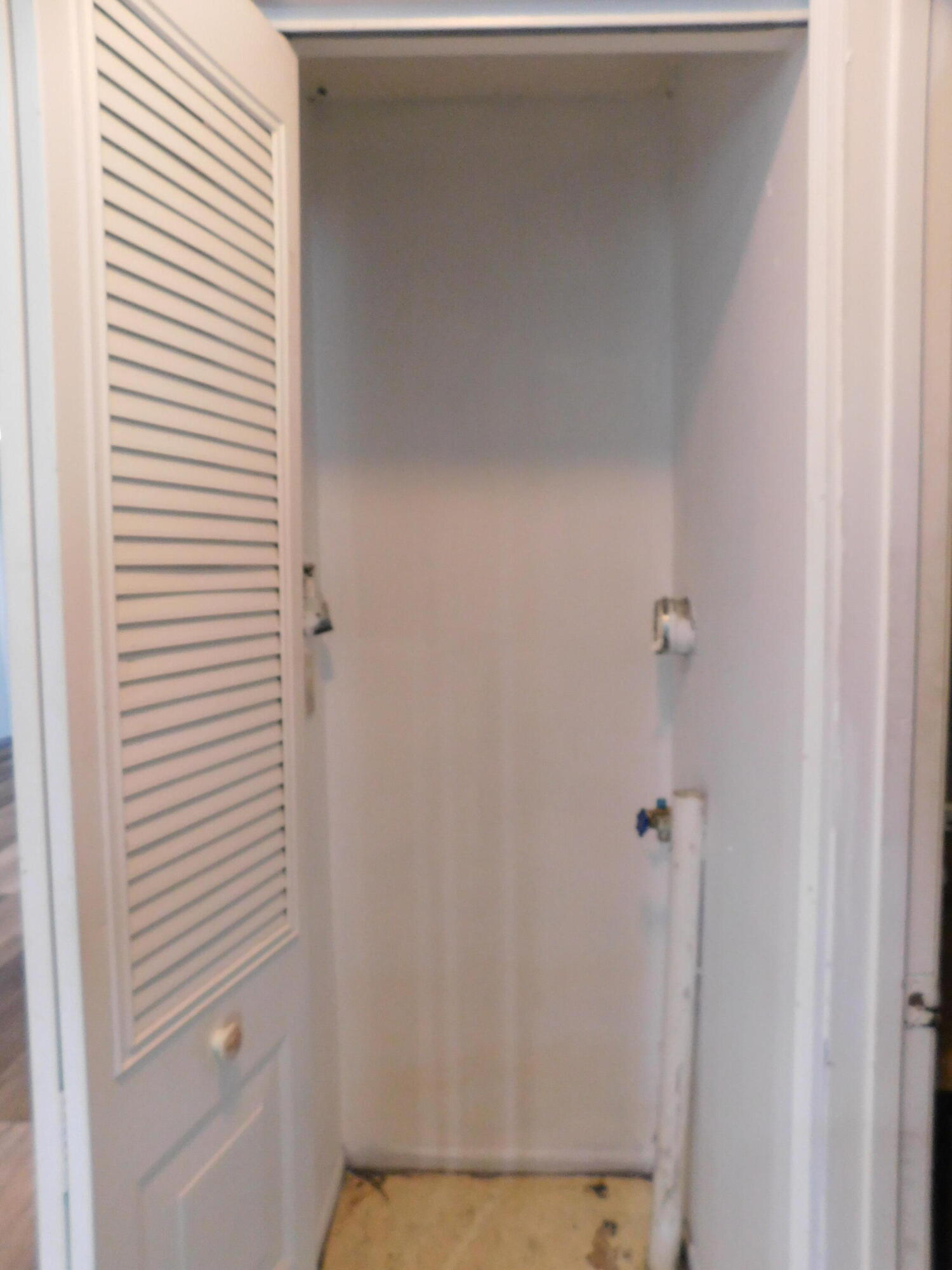 6006 Indrio Road, Unit 7 Fort Pierce, FL 34951 - Photo 16 of 22 Laundry
