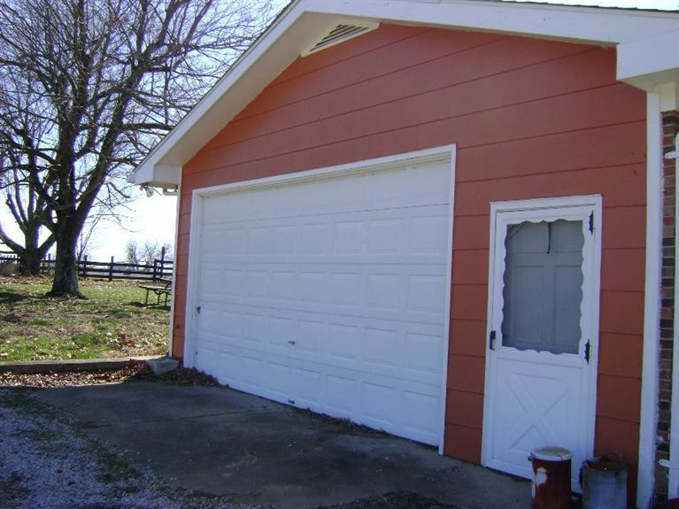 555 Tarr Road Paris, KY 40361 - Photo 5 of 36 Photo 5