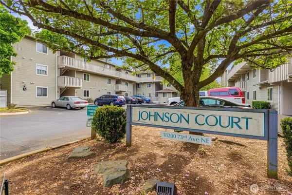 $290,000 | 18200 73rd Avenue Northeast, Unit A113, Kenmore, WA 98028