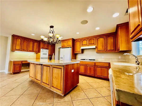 $2,400 | 16875 Orangecrest Court, Riverside, CA 92504