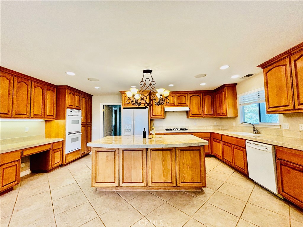 16875 Orangecrest Court Riverside, CA 92504 - Photo 8 of 24