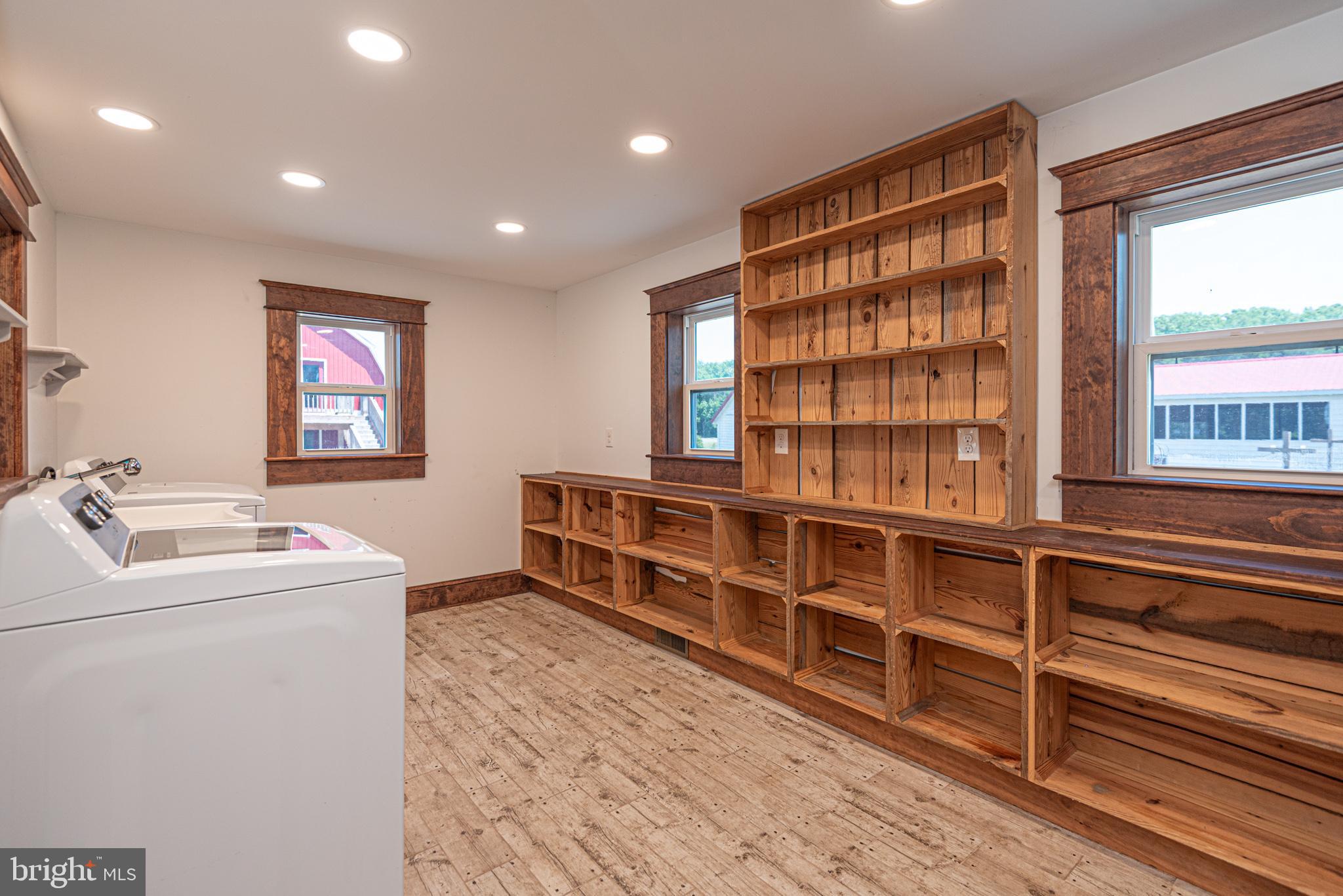10850 Cathell Road Berlin, MD 21811 - Photo 6 of 118 Pantry area/washer/dryer