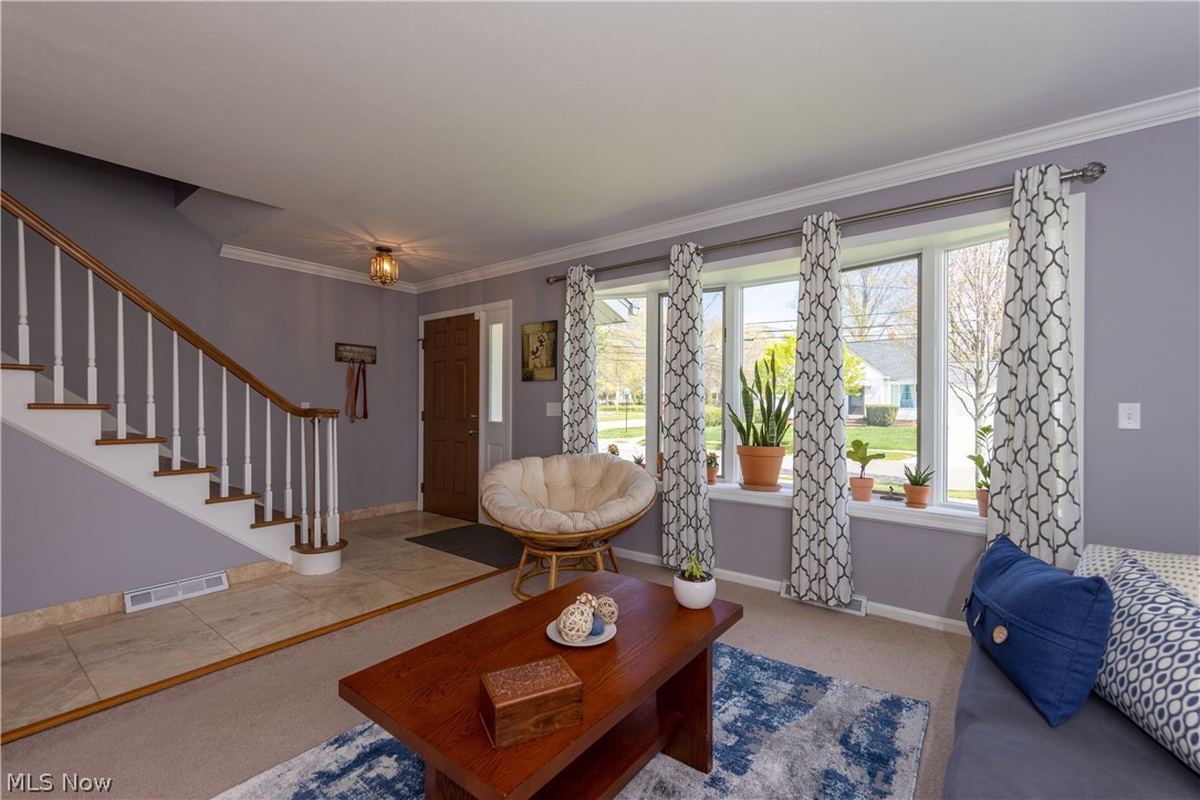 1092 Gordon Road Lyndhurst, OH 44124 - Photo 4 of 35
