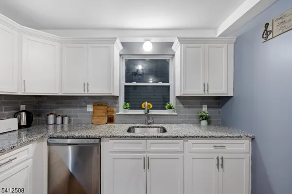 $2,900 | 73 Winans Avenue, Unit 1, Newark, NJ 07108