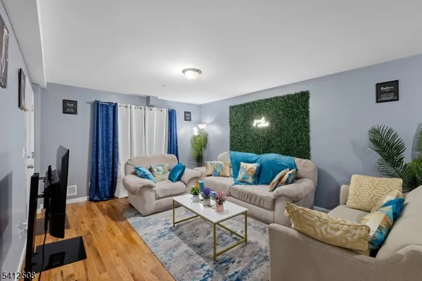 $2,900 | 73 Winans Avenue, Unit 1, Newark, NJ 07108