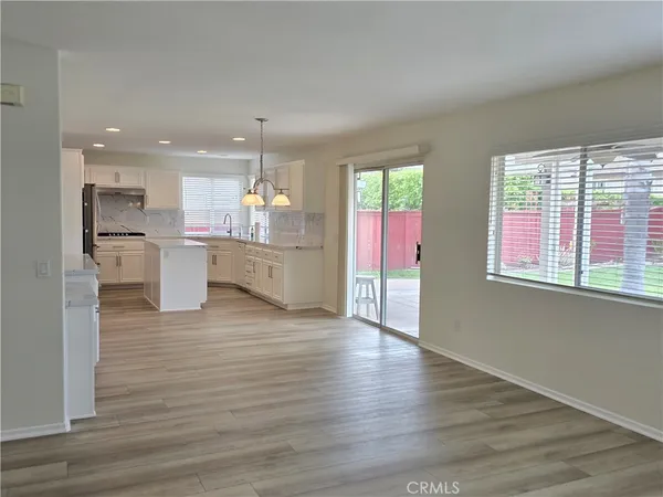 $4,000 | 32957 Bonita Mesa Street, Temecula, CA 92592