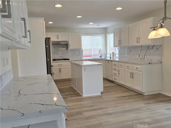 $4,000 | 32957 Bonita Mesa Street, Temecula, CA 92592