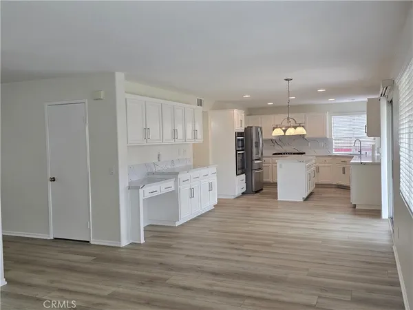 $4,000 | 32957 Bonita Mesa Street, Temecula, CA 92592