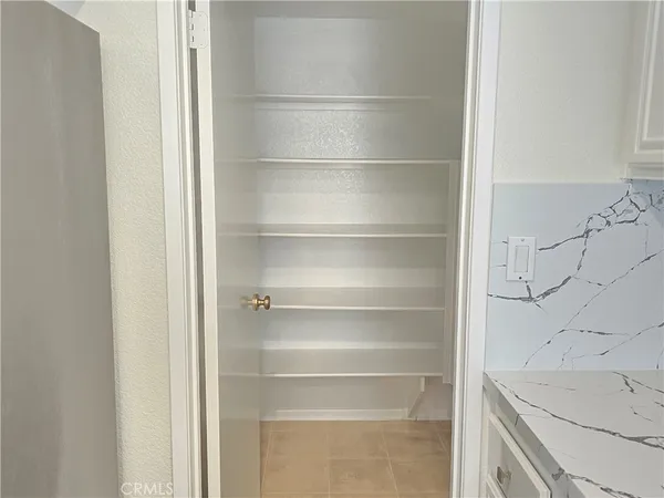$4,000 | 32957 Bonita Mesa Street, Temecula, CA 92592