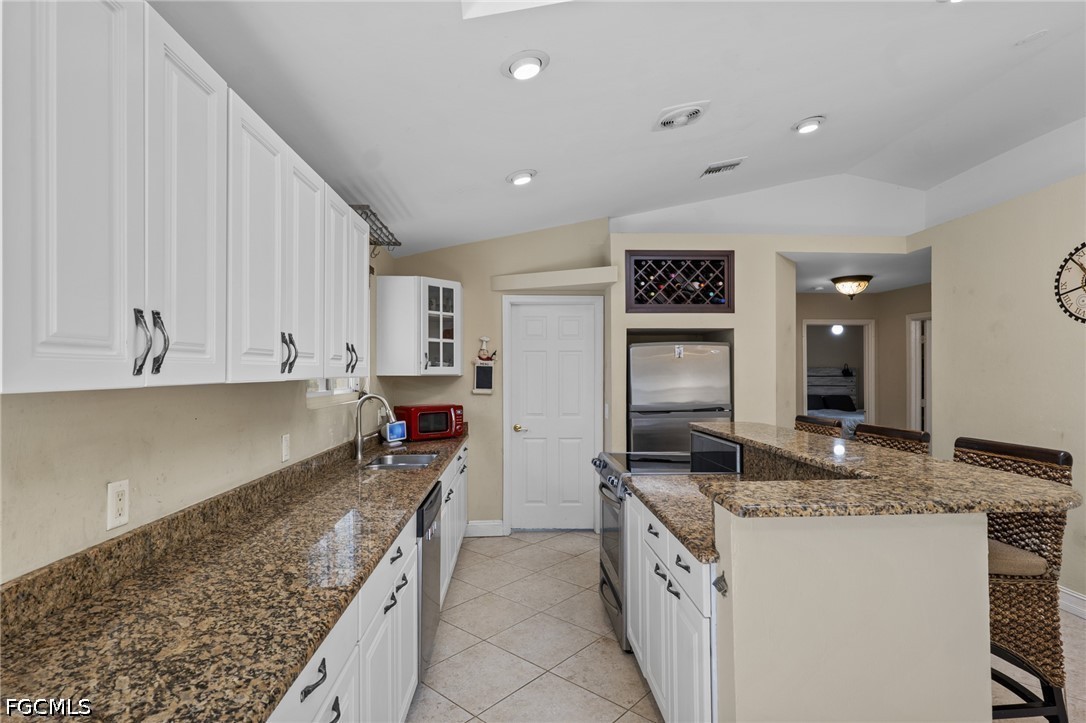 640 Desoto Boulevard South Naples, FL 34117 - Photo 9 of 34
