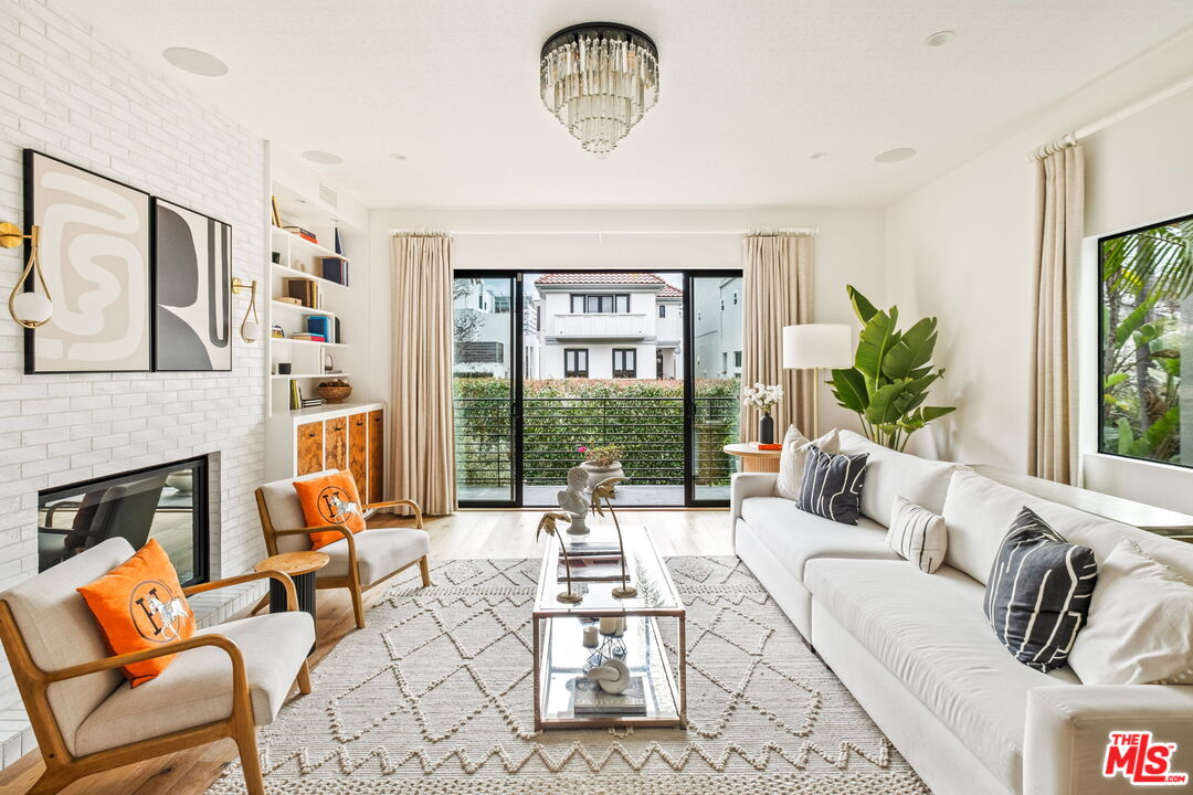 129 Outrigger Mall Marina del Rey, CA 90292 - Photo 12 of 54