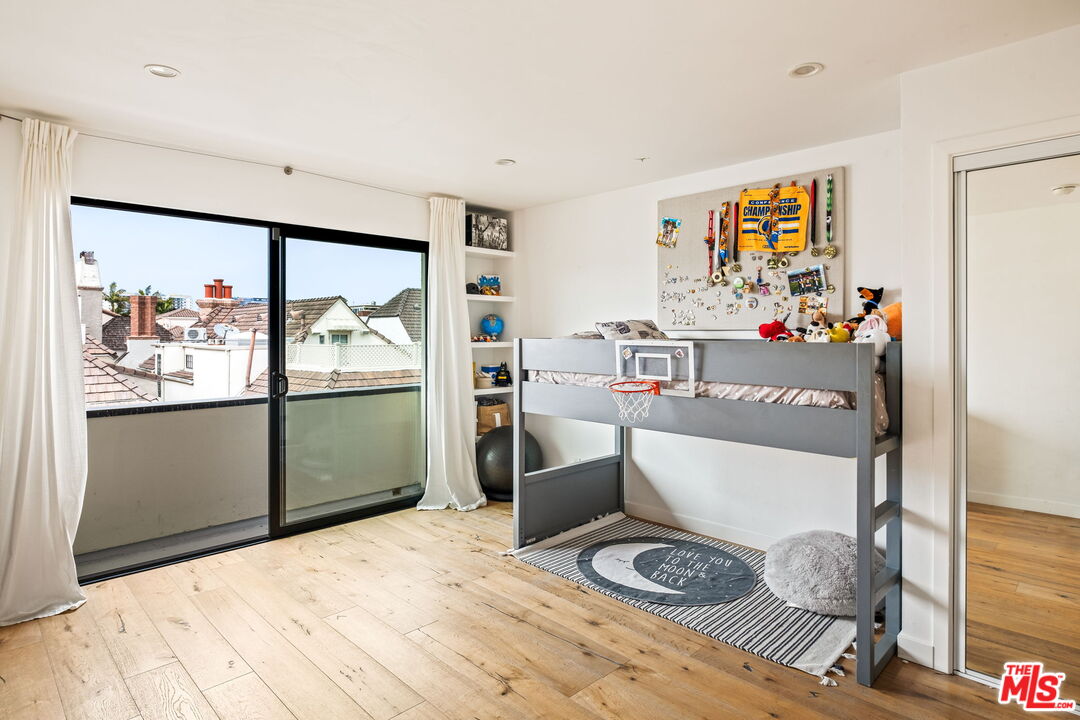 129 Outrigger Mall Marina del Rey, CA 90292 - Photo 28 of 54