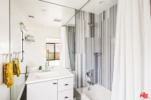 $30,000 | 129 Outrigger Mall, Marina del Rey, CA 90292