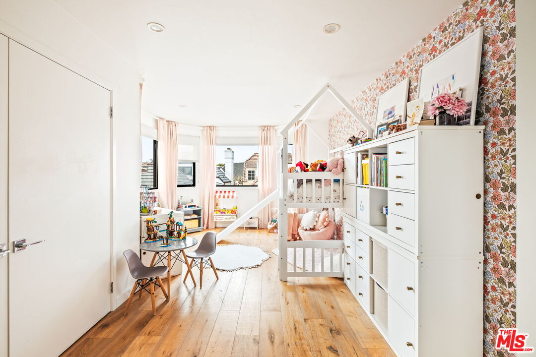 129 Outrigger Mall Marina del Rey, CA 90292 - Photo 30 of 54