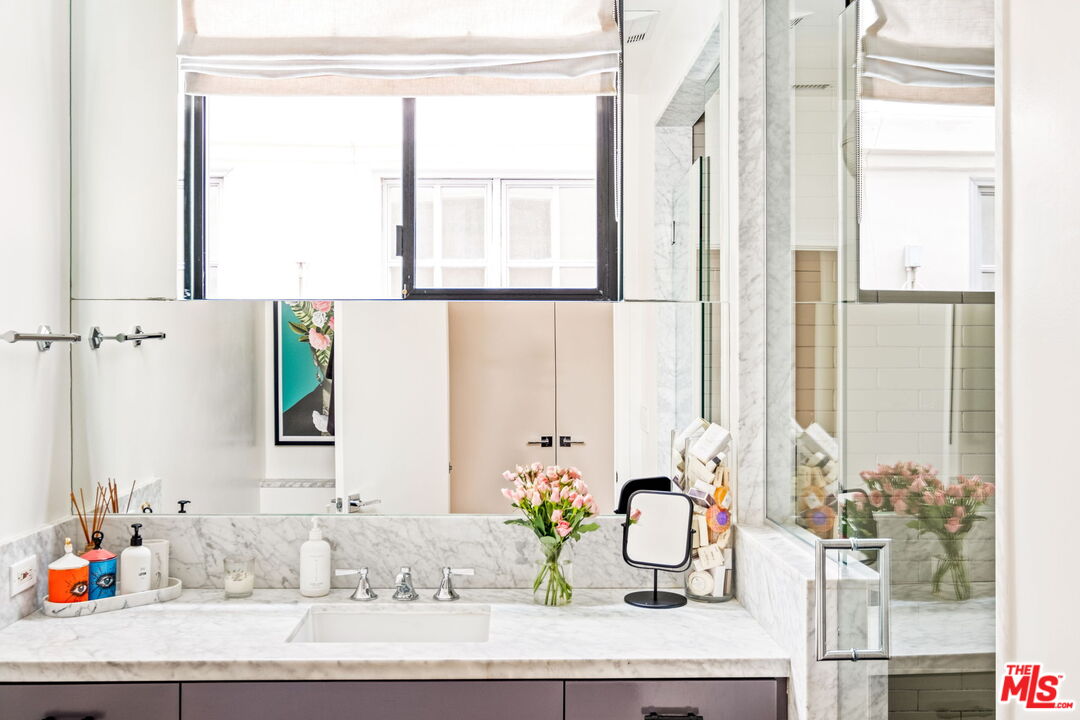 129 Outrigger Mall Marina del Rey, CA 90292 - Photo 32 of 54