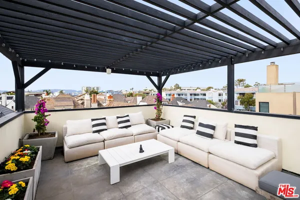 $27,500 | 129 Outrigger Mall, Marina del Rey, CA 90292