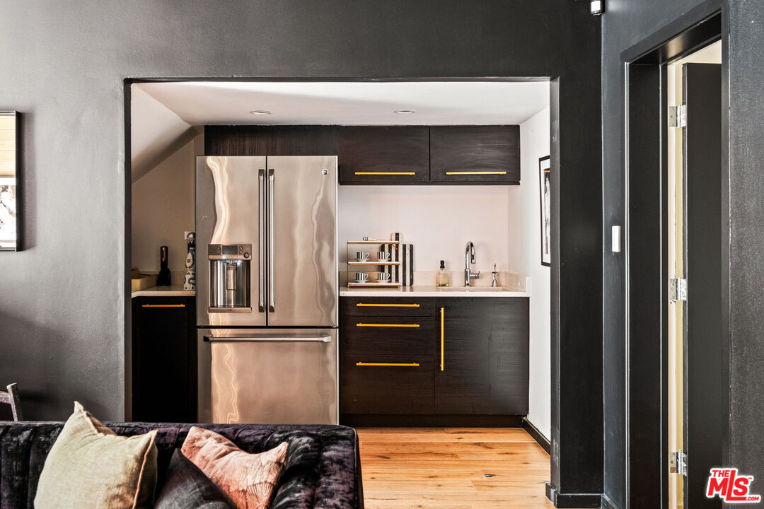 129 Outrigger Mall Marina del Rey, CA 90292 - Photo 37 of 54