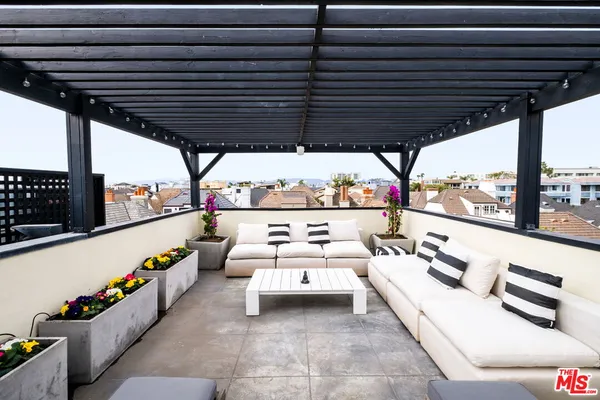 $27,500 | 129 Outrigger Mall, Marina del Rey, CA 90292