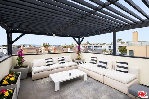 $30,000 | 129 Outrigger Mall, Marina del Rey, CA 90292