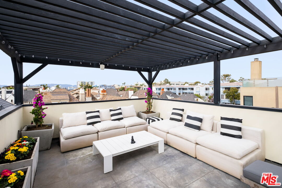 129 Outrigger Mall Marina del Rey, CA 90292 - Photo 51 of 54