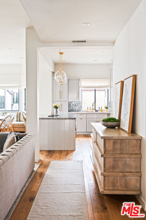 129 Outrigger Mall Marina del Rey, CA 90292 - Photo 9 of 54