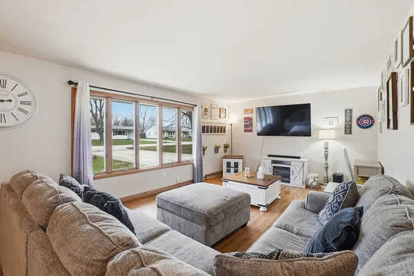 $220,000 | 101 South 4080 W Road, Kankakee, IL 60901