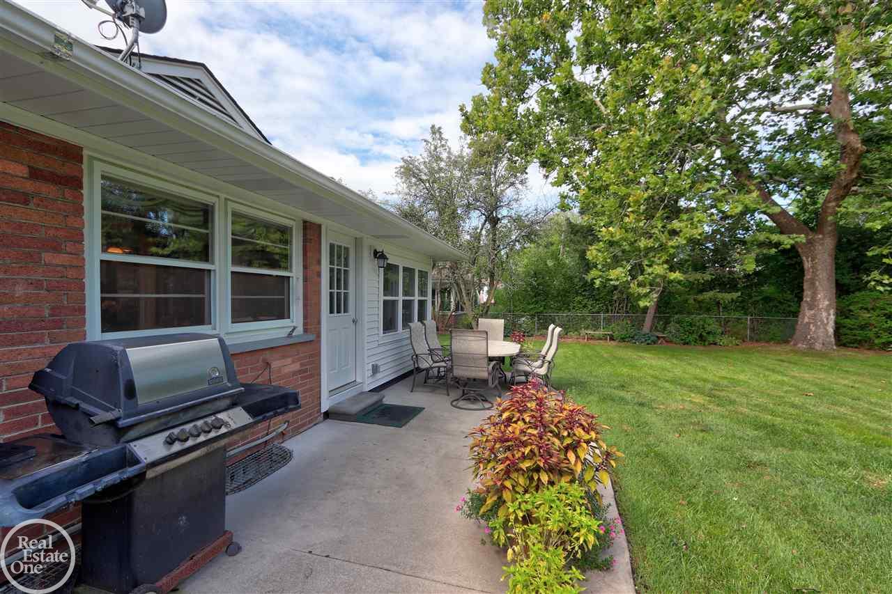 1160 South Renaud Road Grosse Pointe, MI 48236 - Photo 48 of 48 31360469-47.JPG