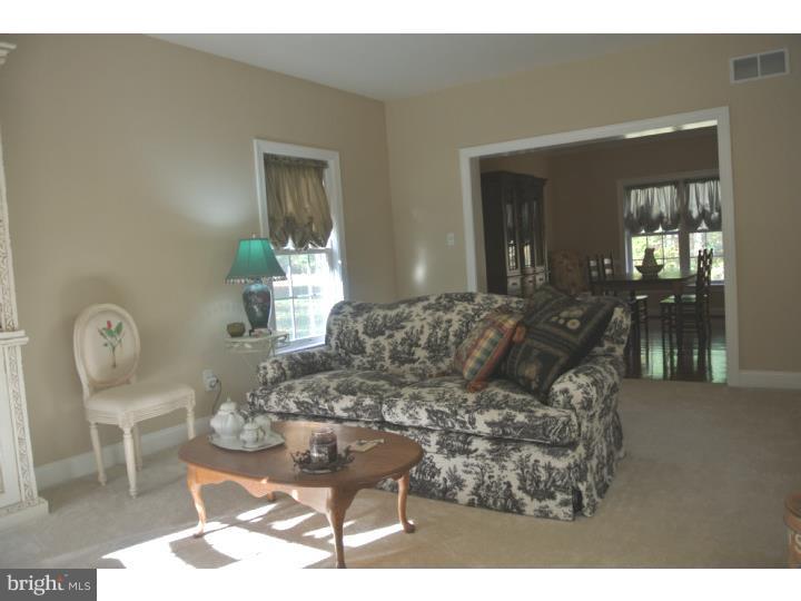 909 Fairview Road Glenmoore, PA 19343 - Photo 4 of 23 Living Room