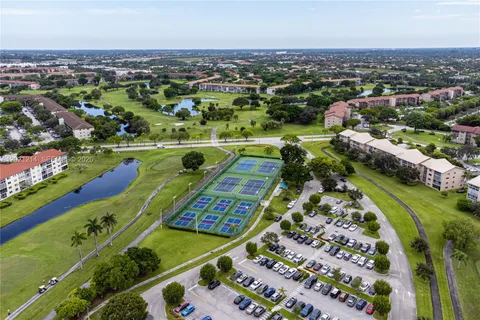 $279,000 | 300 Southwest 130th Terrace, Unit 110B, Pembroke Pines, FL 33027