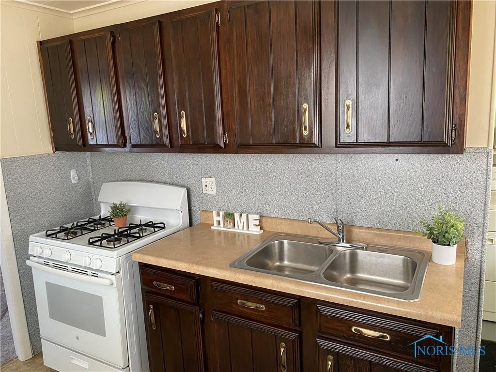 5111 Bennett Road Toledo, OH 43612 - Photo 17 of 26 Gallery Image 17