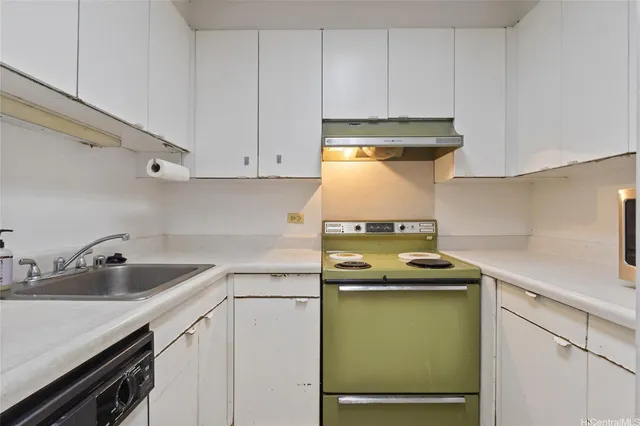 $319,000 | 1505 Alexander Street, Unit 806, Honolulu, HI 96822