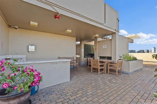 $319,000 | 1505 Alexander Street, Unit 806, Honolulu, HI 96822