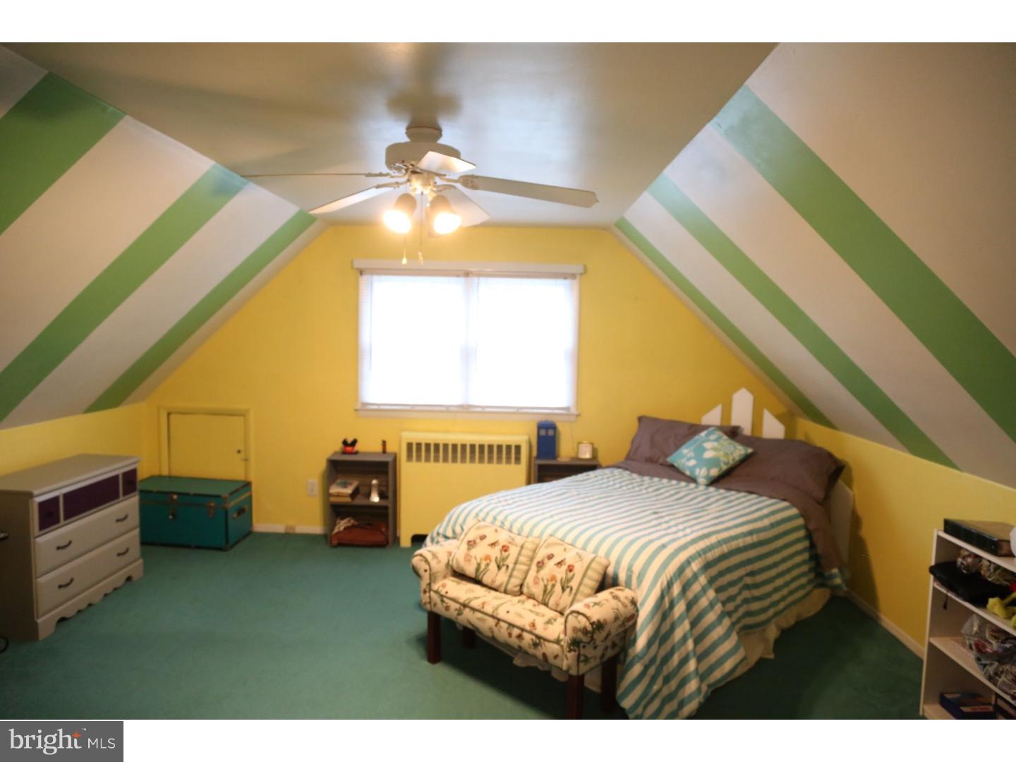 35 Cliff Road Levittown, PA 19057 - Photo 16 of 22 Bedroom