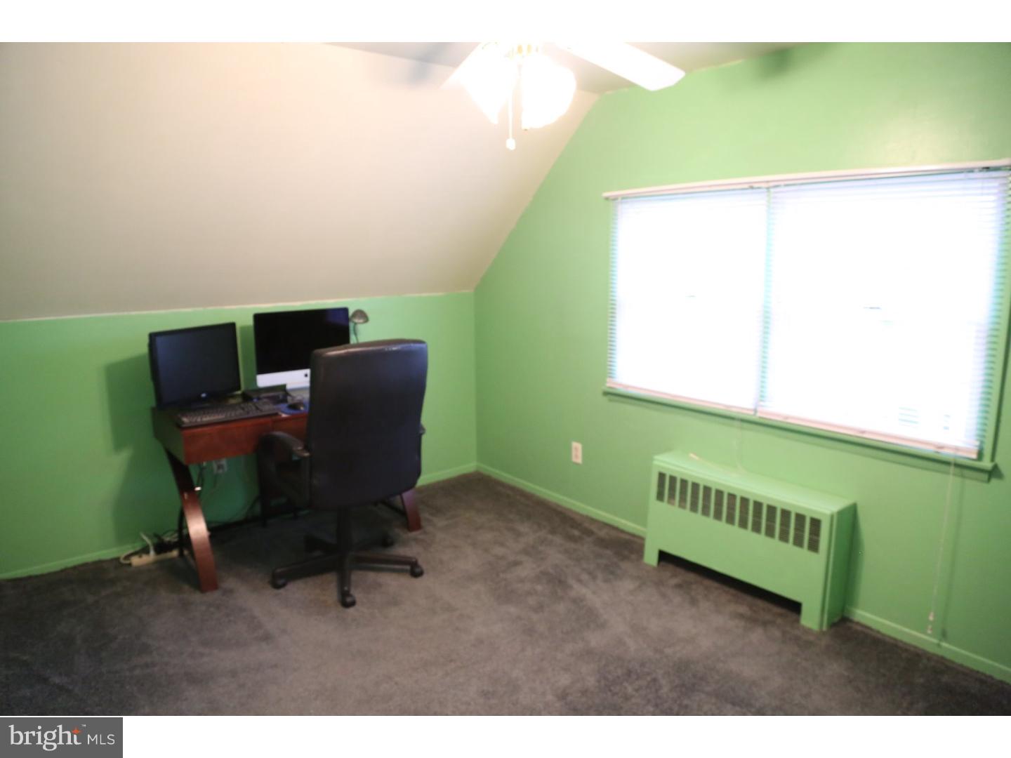 35 Cliff Road Levittown, PA 19057 - Photo 19 of 22 Bedroom