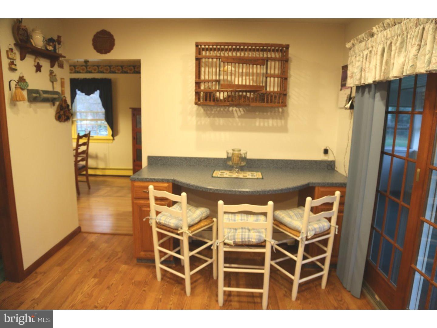 35 Cliff Road Levittown, PA 19057 - Photo 5 of 22 Breakfast Room