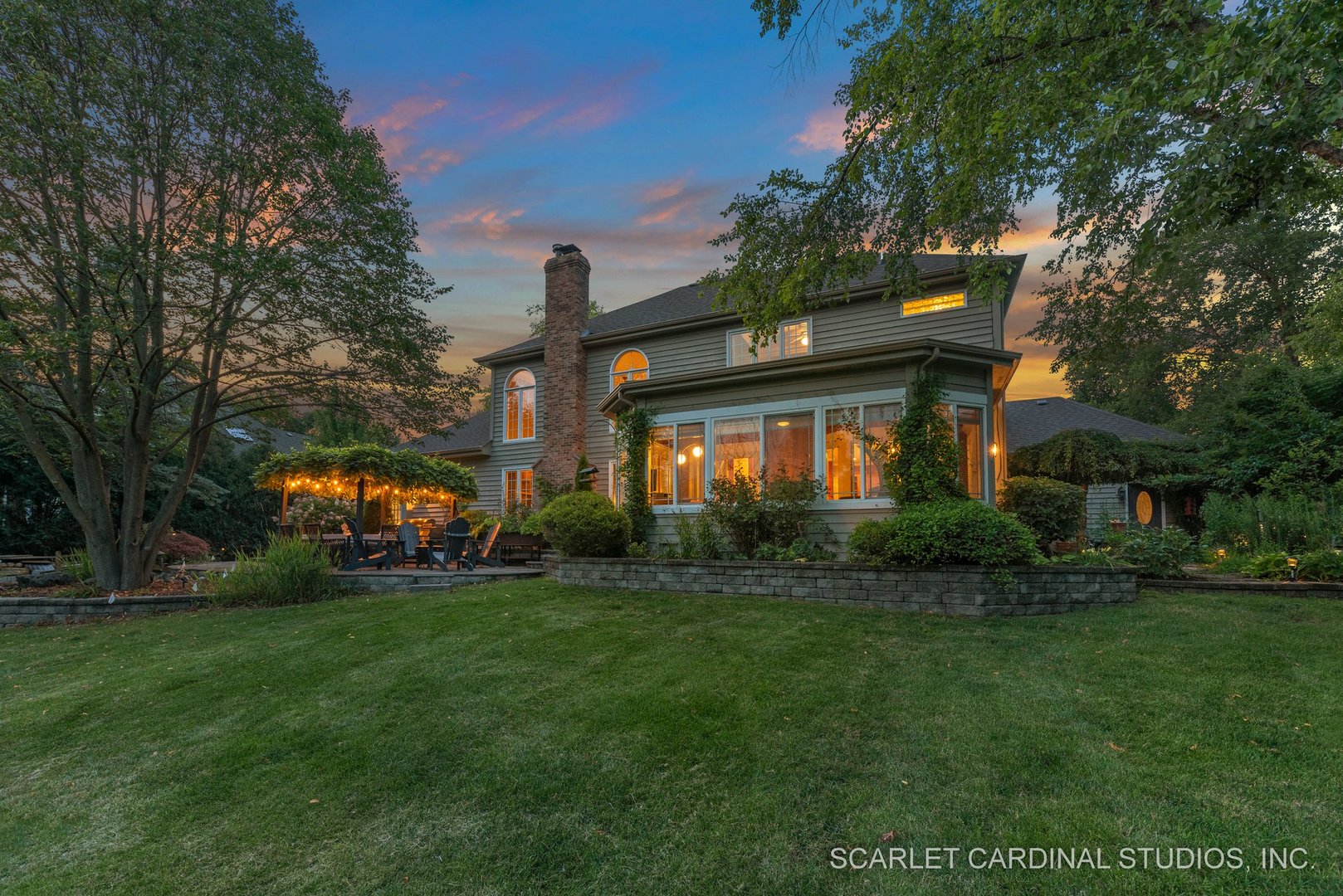 1736 Robert Lane Naperville, IL 60564 - Photo 70 of 82 a front view of a house with garden