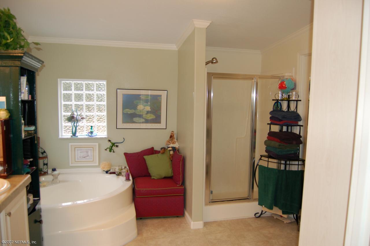 1442 State Rte 100 Melrose, FL 32666 - Photo 13 of 18 MASTER BATH