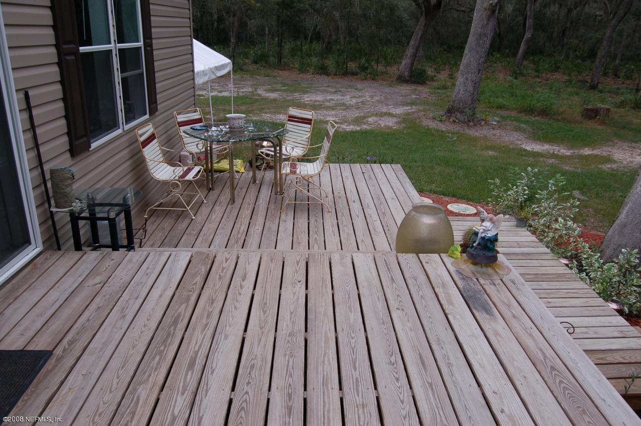 1442 State Rte 100 Melrose, FL 32666 - Photo 17 of 18 deck