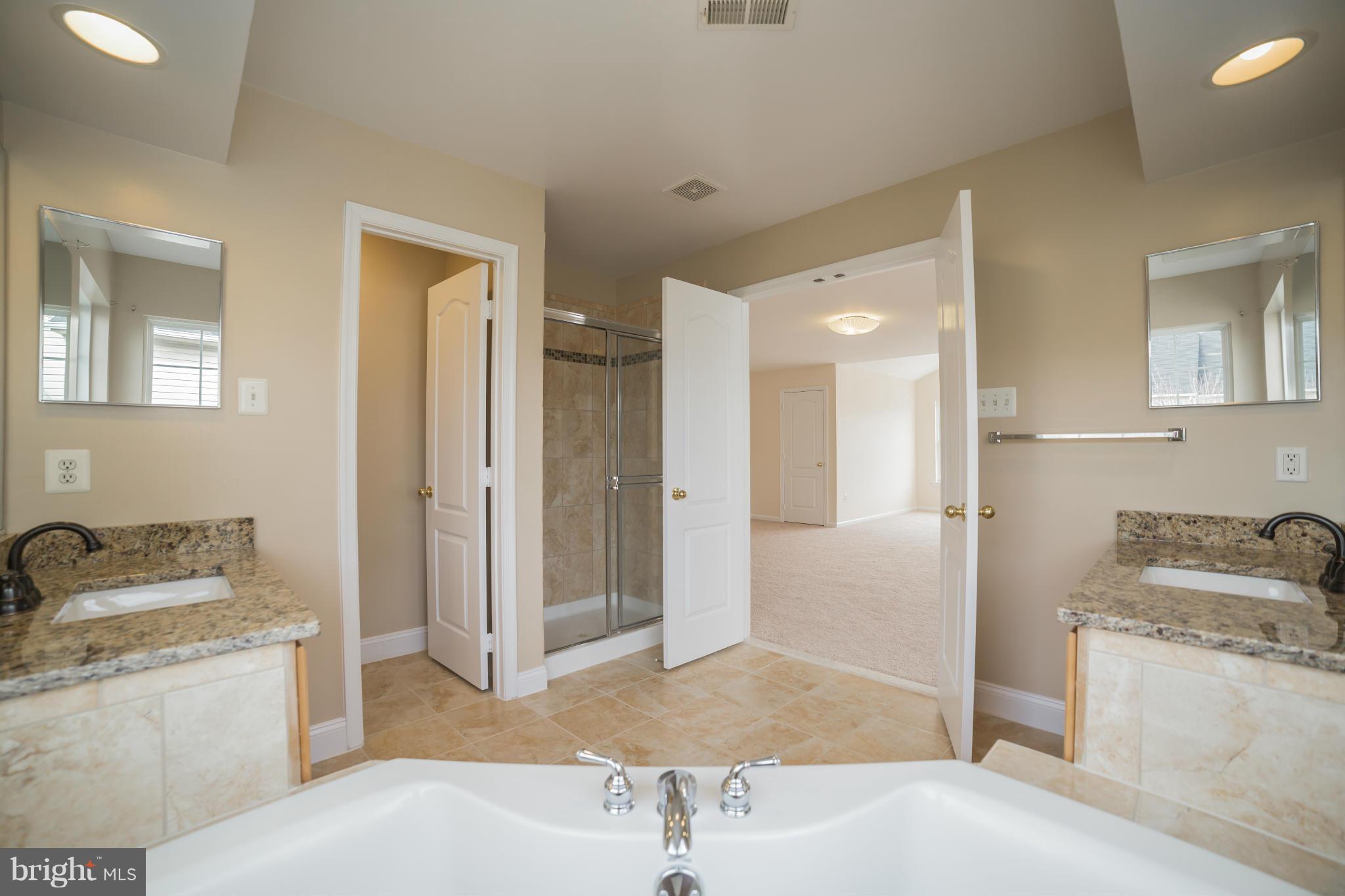 17905 Coachmans Road Germantown, MD 20874 - Photo 18 of 30 Renovated owners bath