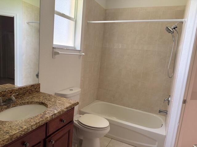 2619 Southwest Ann Arbor Road Port St. Lucie, FL 34953 - Photo 13 of 18 Guest Bathroom 2