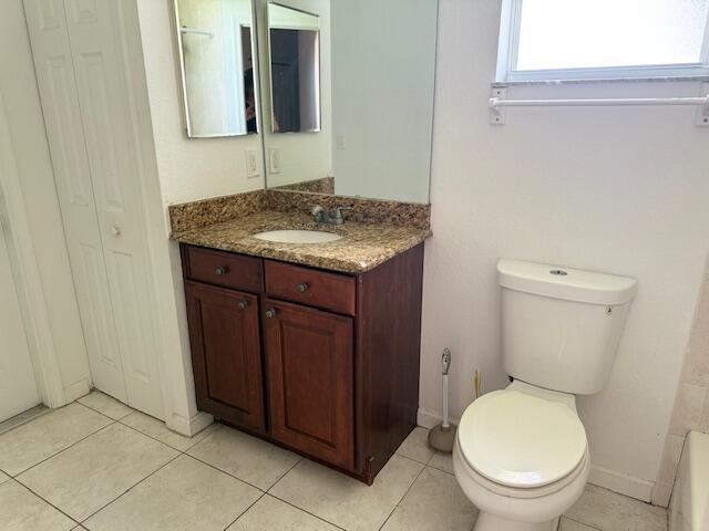 2619 Southwest Ann Arbor Road Port St. Lucie, FL 34953 - Photo 14 of 18 Guest bathroom