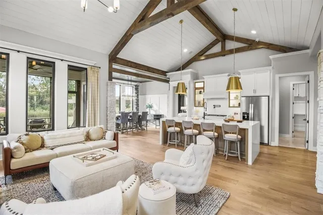 $795,000 | 424 Southeast Maxwell Drive, Blue Springs, MO 64014