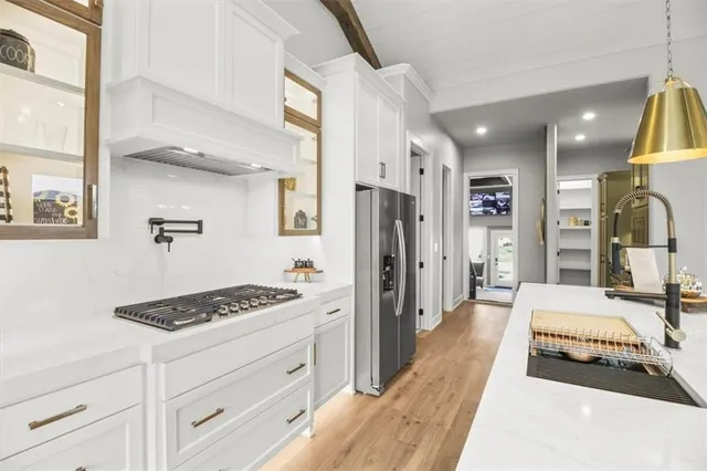 $795,000 | 424 Southeast Maxwell Drive, Blue Springs, MO 64014