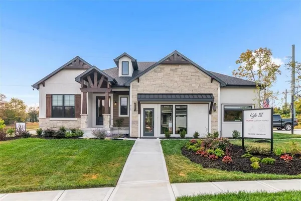 $795,000 | 424 Southeast Maxwell Drive, Blue Springs, MO 64014