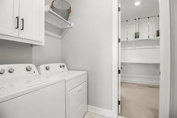 $795,000 | 424 Southeast Maxwell Drive, Blue Springs, MO 64014