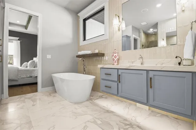 $795,000 | 424 Southeast Maxwell Drive, Blue Springs, MO 64014