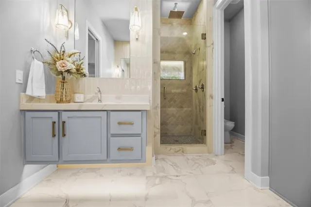 $795,000 | 424 Southeast Maxwell Drive, Blue Springs, MO 64014