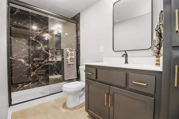 $795,000 | 424 Southeast Maxwell Drive, Blue Springs, MO 64014