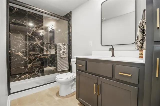 $795,000 | 424 Southeast Maxwell Drive, Blue Springs, MO 64014