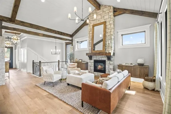 $795,000 | 424 Southeast Maxwell Drive, Blue Springs, MO 64014